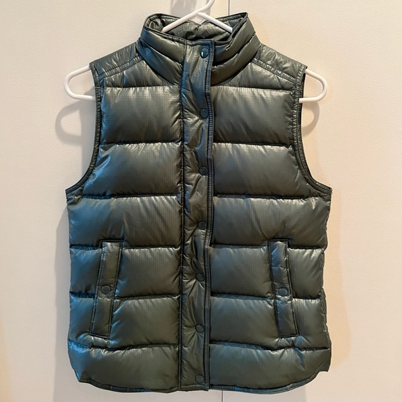 Jcrew Puffy Vest, Size XS, Like New - Picture 1 of 2